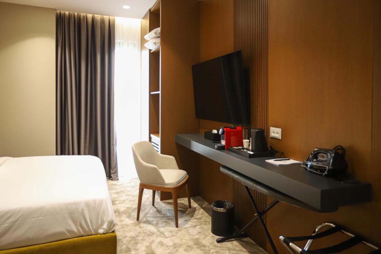 Urbanin Apartment & Hotel Тирана Экстерьер фото