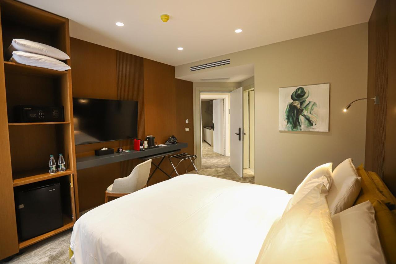 Urbanin Apartment & Hotel Тирана Экстерьер фото